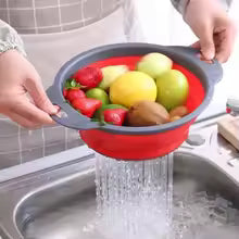 This Silicone Folding Drain Basket is perfect for washing fruit