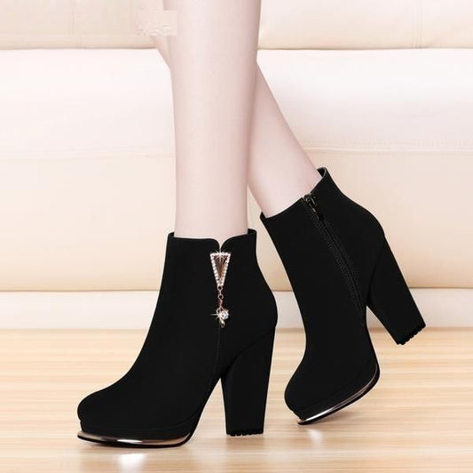 Black heel sandals for women